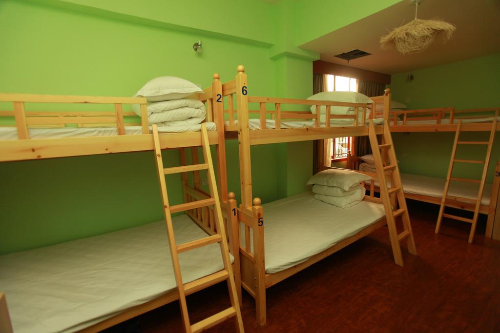 Zhengfu Caotang Decent Inn Чэнду Номер фото