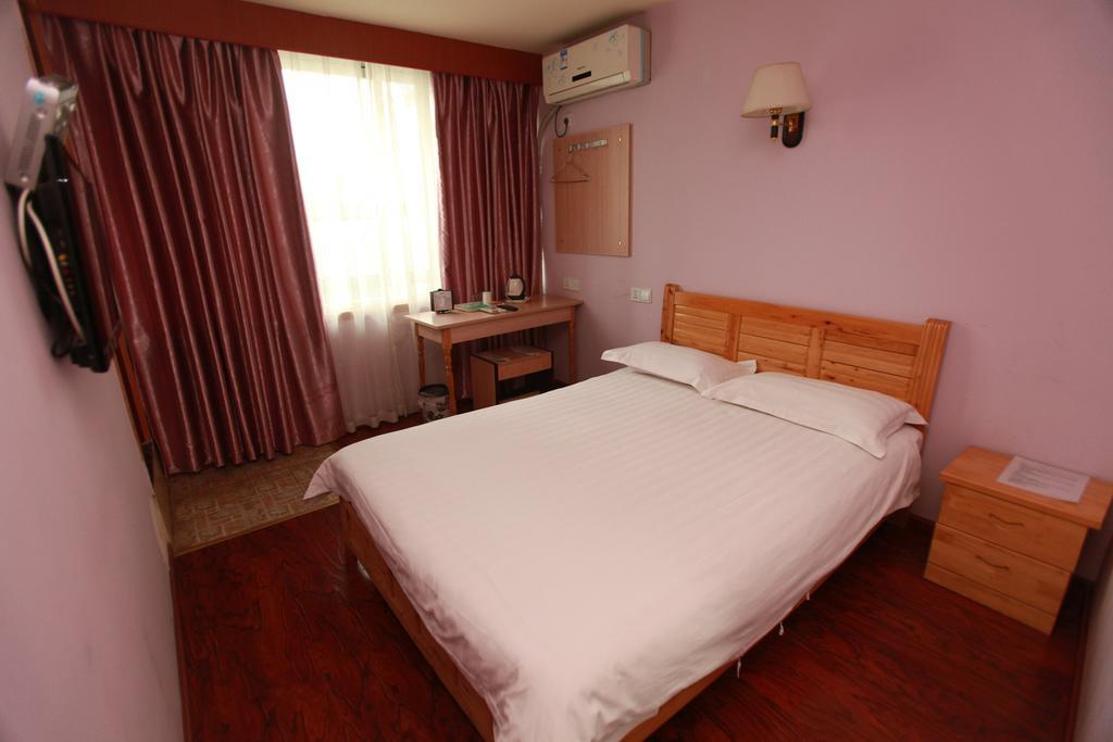 Zhengfu Caotang Decent Inn Чэнду Номер фото